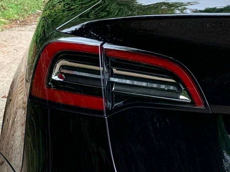 TESLA MODEL 3 Standard Range Plus 2020