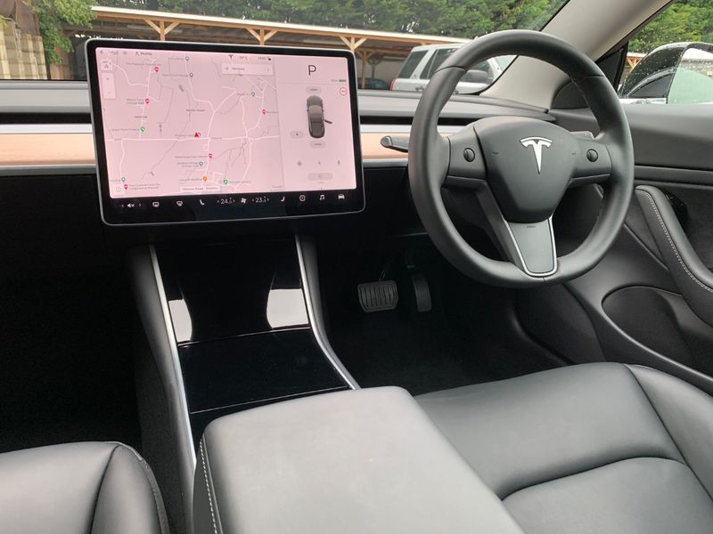 TESLA MODEL 3 Standard Range Plus 2020