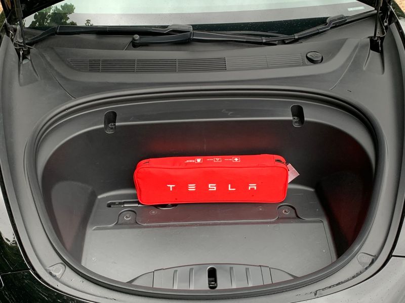 TESLA MODEL 3 Standard Range Plus 2020