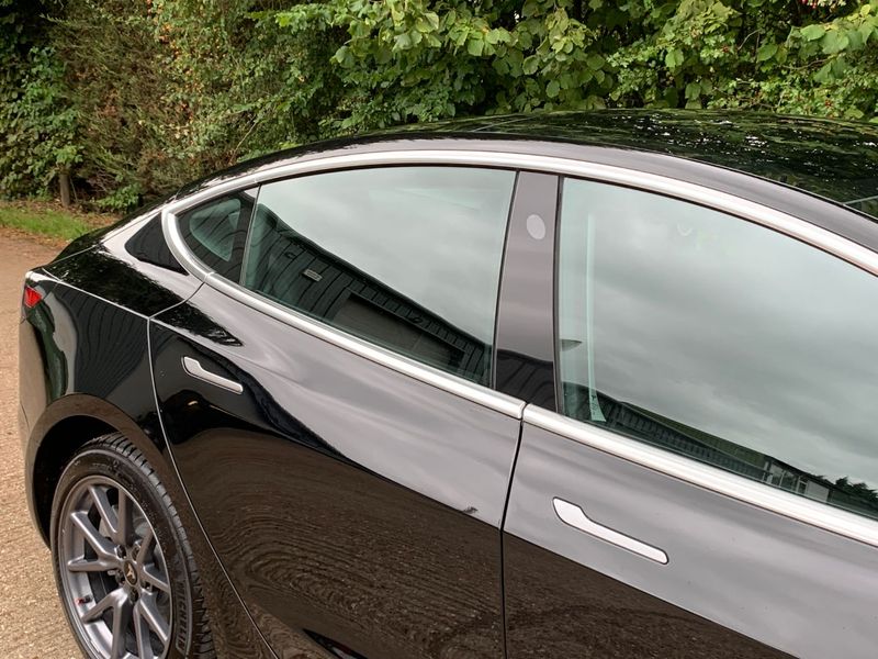 TESLA MODEL 3 Standard Range Plus 2020