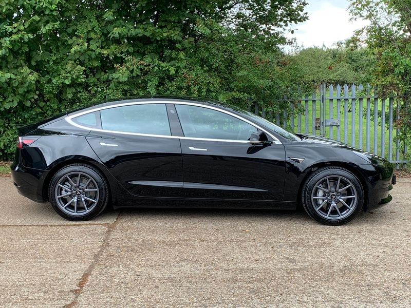 TESLA MODEL 3 Standard Range Plus 2020