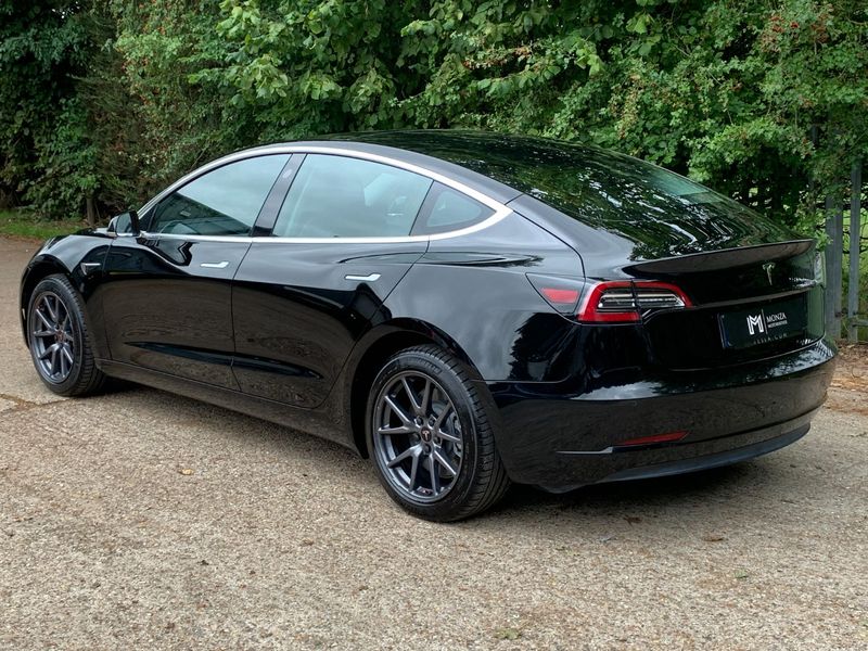 TESLA MODEL 3 Standard Range Plus 2020