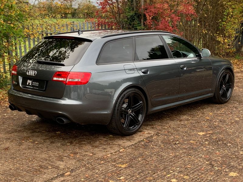 AUDI RS6 Plus Avant 5.0 TFSI V10 2010