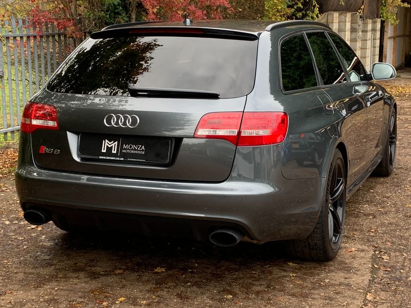 AUDI RS6 Plus Avant 5.0 TFSI V10 2010