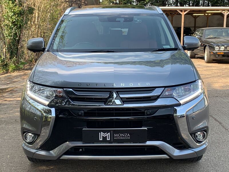 MITSUBISHI OUTLANDER 2.0h 12kWh 5hs CVT 4WD 2017