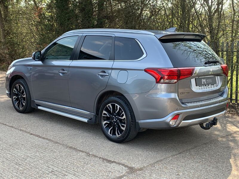 MITSUBISHI OUTLANDER 2.0h 12kWh 5hs CVT 4WD 2017