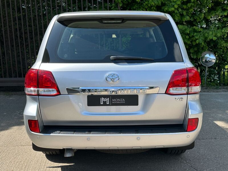 TOYOTA LAND CRUISER 4.5 D-4D V8 Auto 4WD 2010