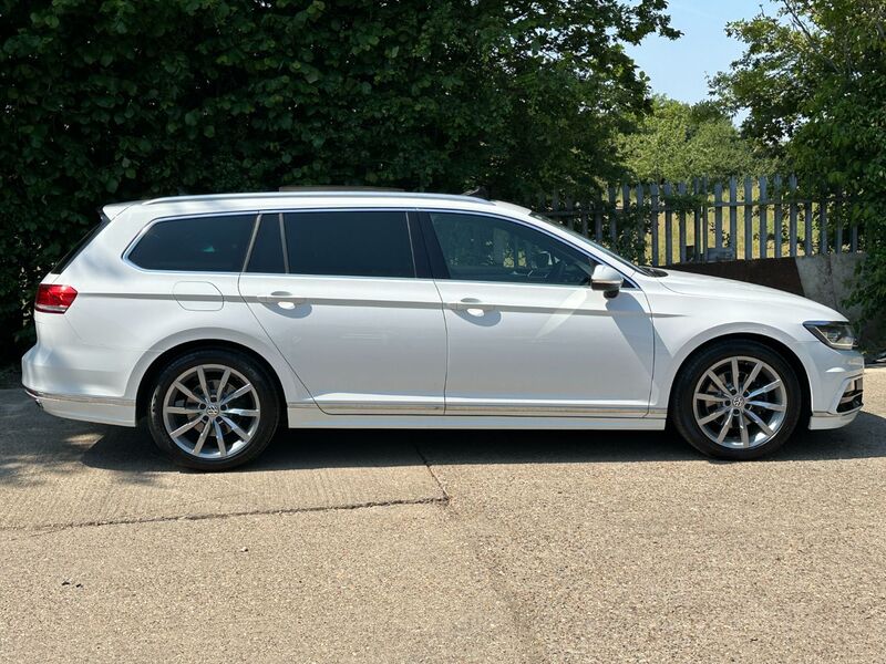 VOLKSWAGEN PASSAT 2.0 TDI R-Line Estate DSG 2017