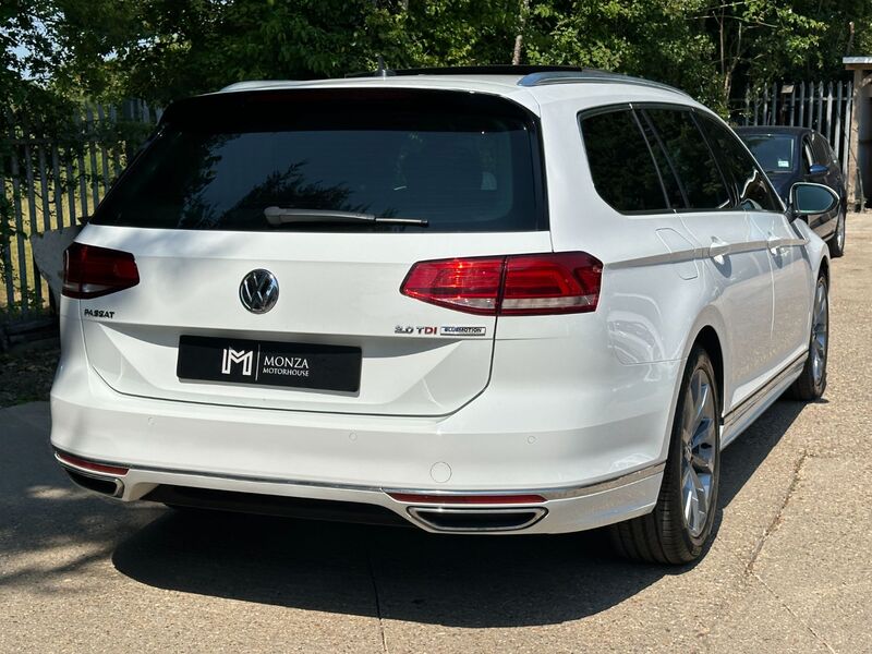 VOLKSWAGEN PASSAT 2.0 TDI R-Line Estate DSG 2017